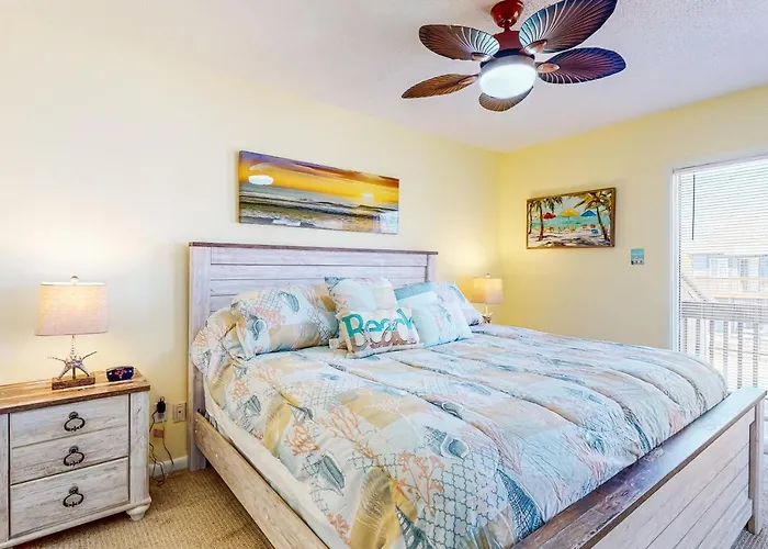 Runaway Bay 76 Holiday home