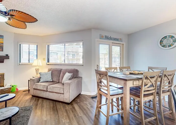 Runaway Bay 76 Holiday home *