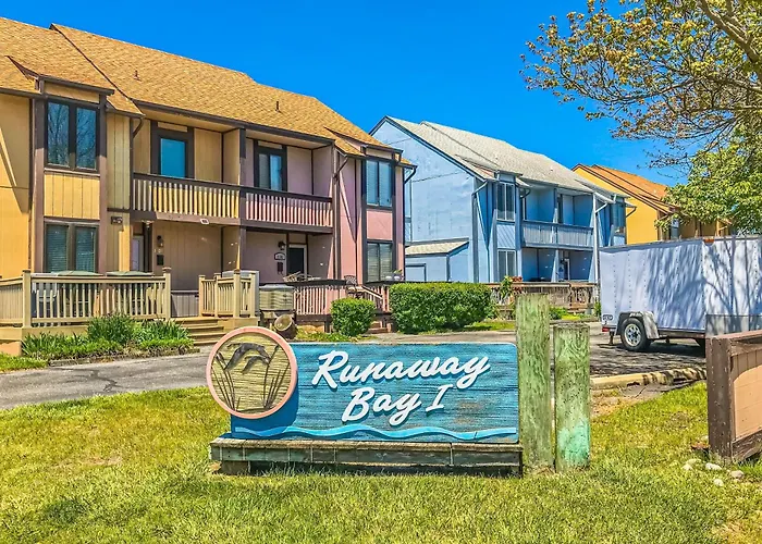 Runaway Bay 76 Holiday home