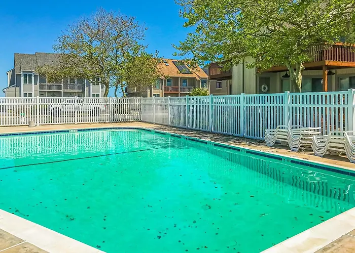 Runaway Bay 76 Holiday home
